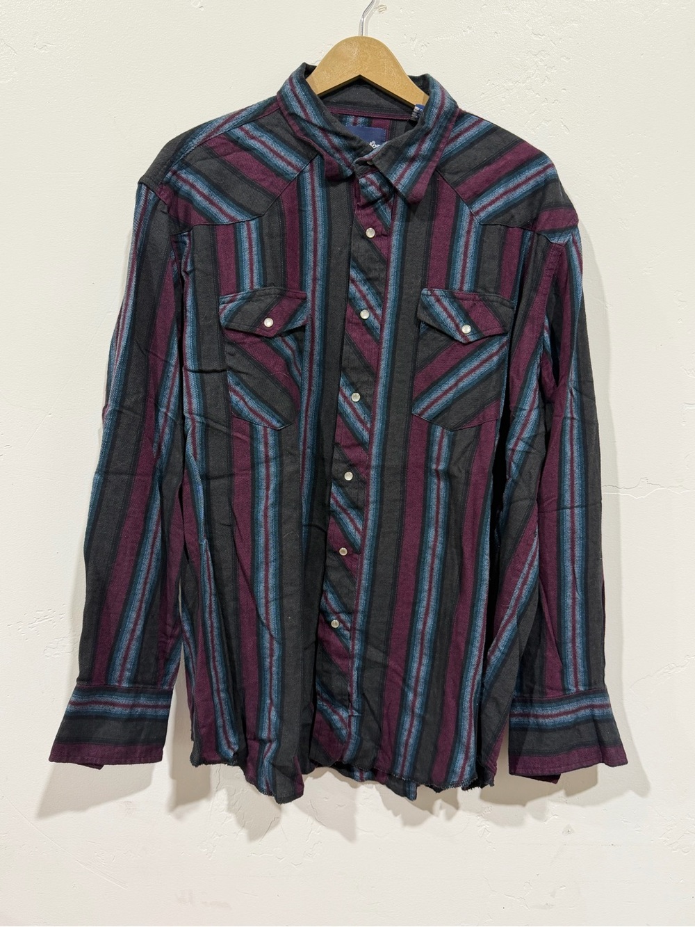 NWOT mens shirt